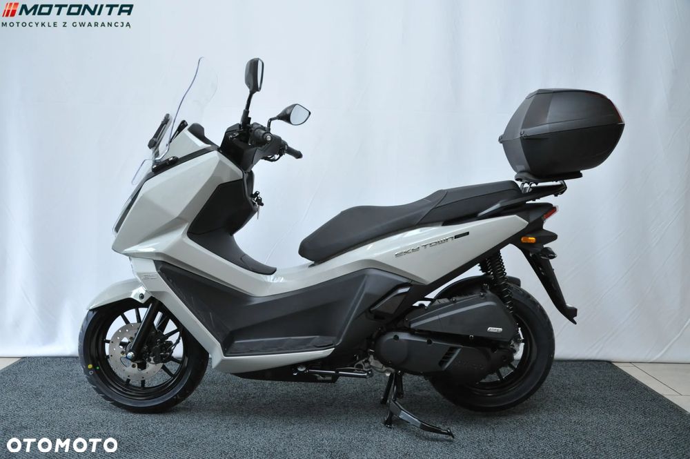 Kymco Skytown - 8