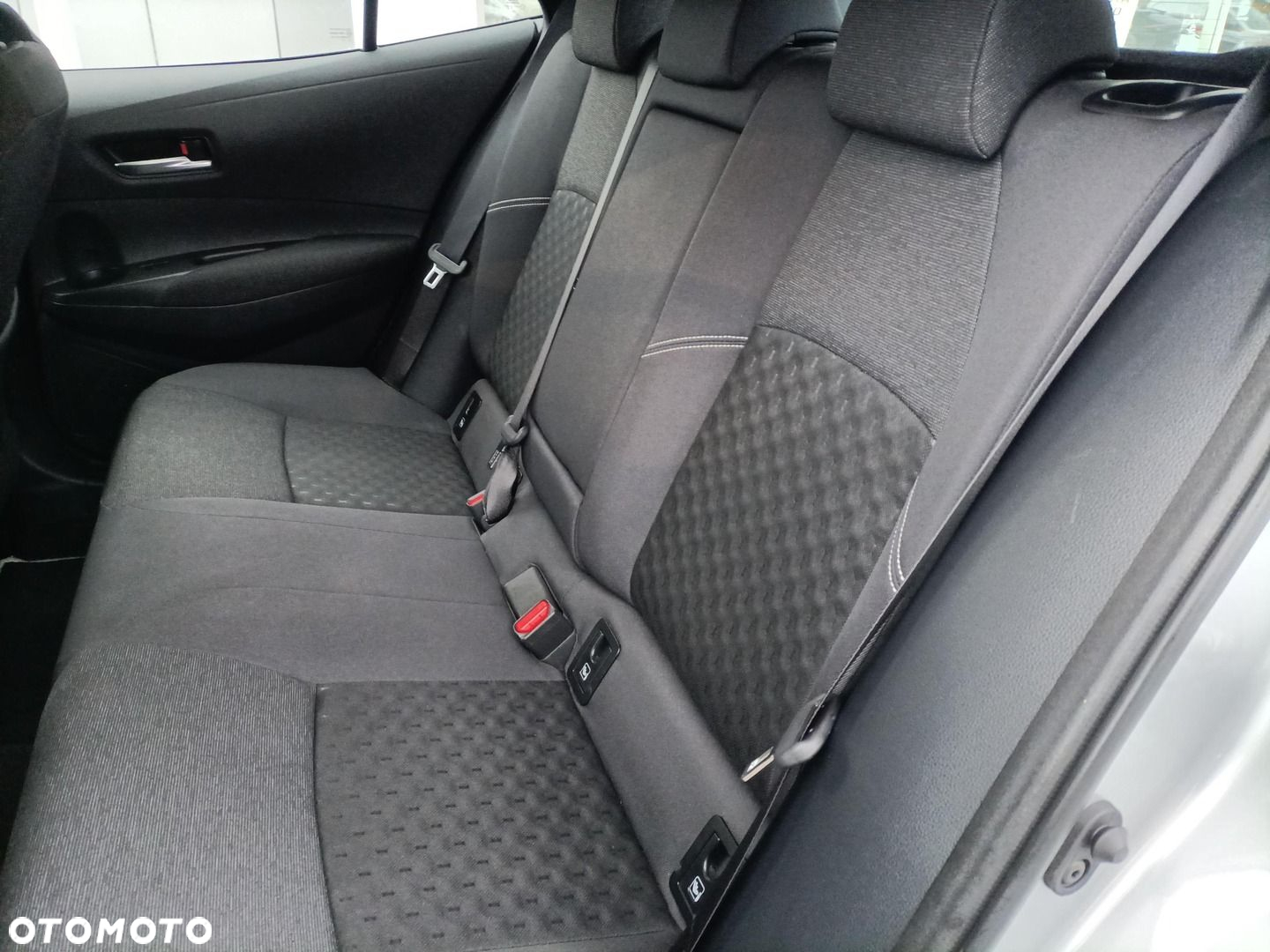 Toyota Corolla 1.8 Hybrid Comfort - 11