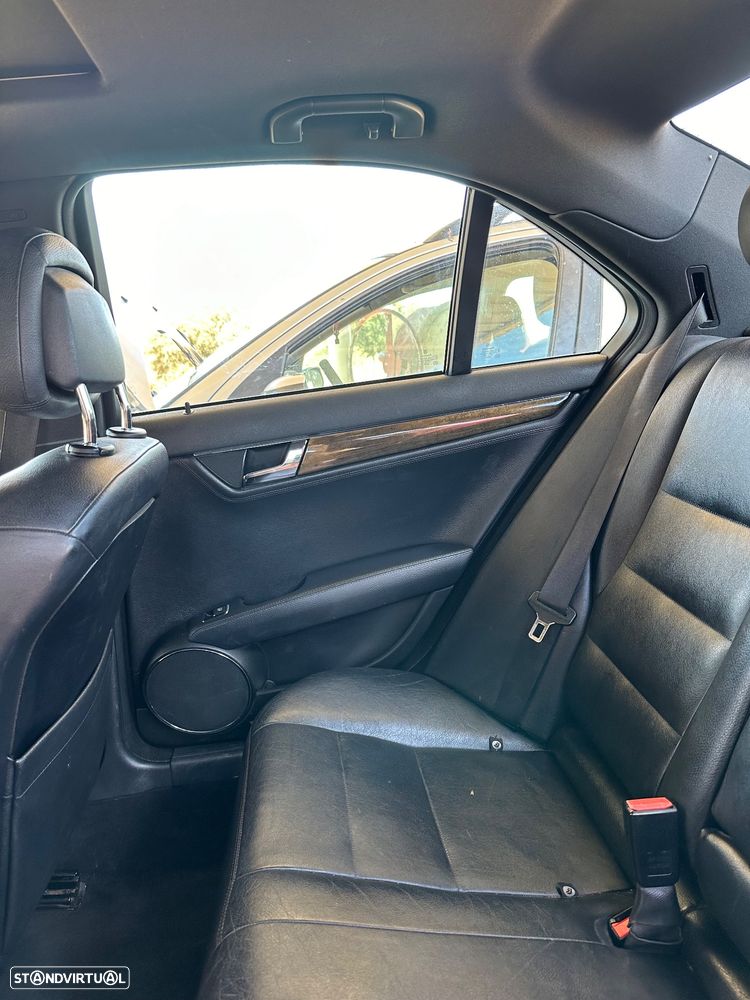 Mercedes-Benz C 320 - 11