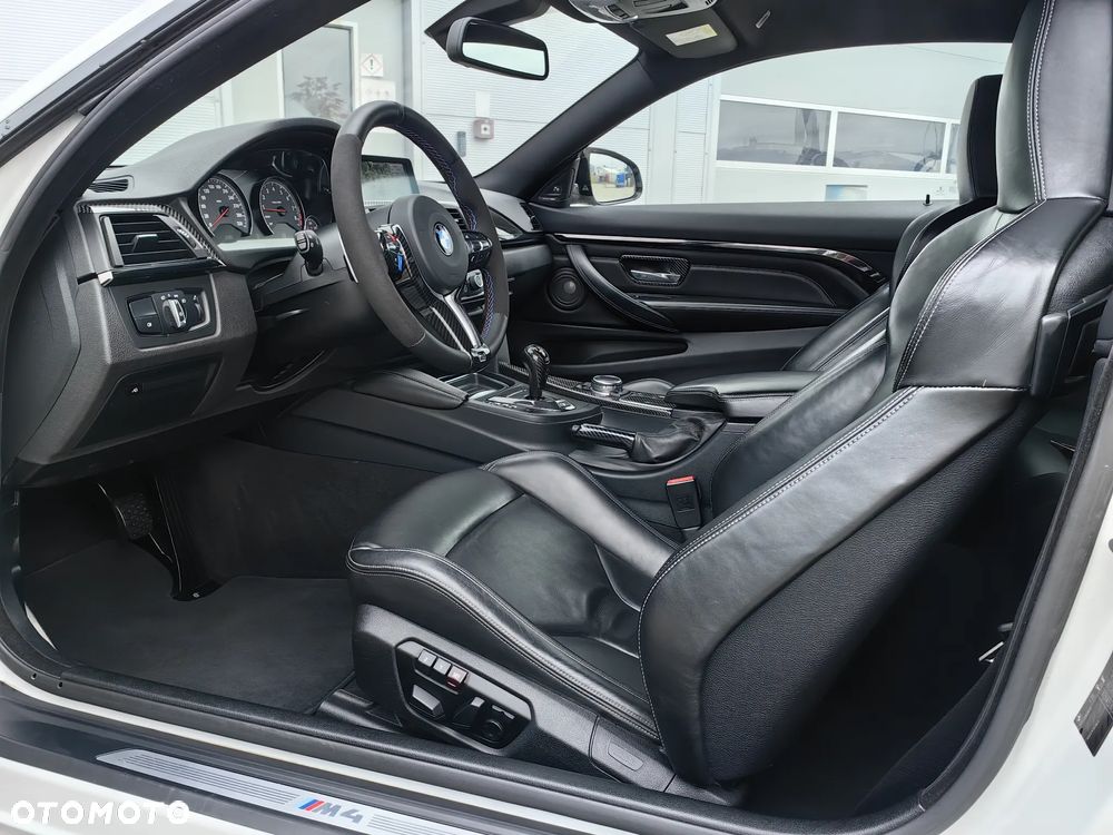 BMW M4 Coupe DKG - 31