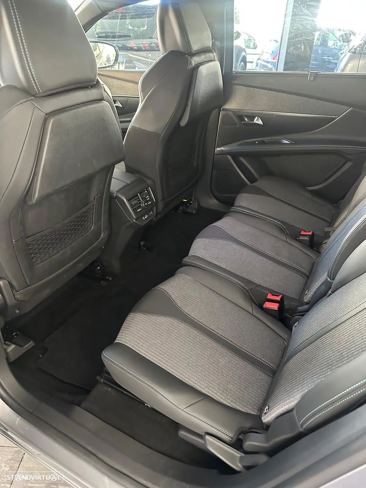 Peugeot 5008 1.6 Plug-in Hybrid Allure e-DCS7 - 7