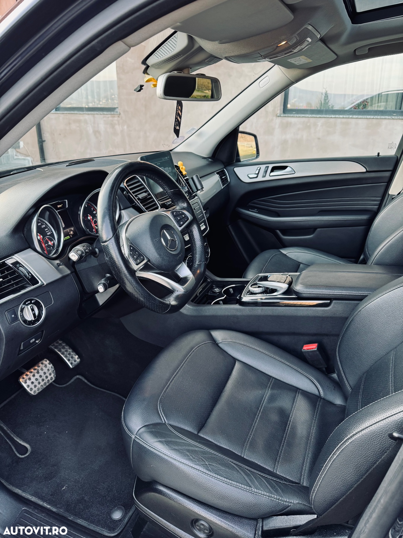 Mercedes-Benz GLE - 10