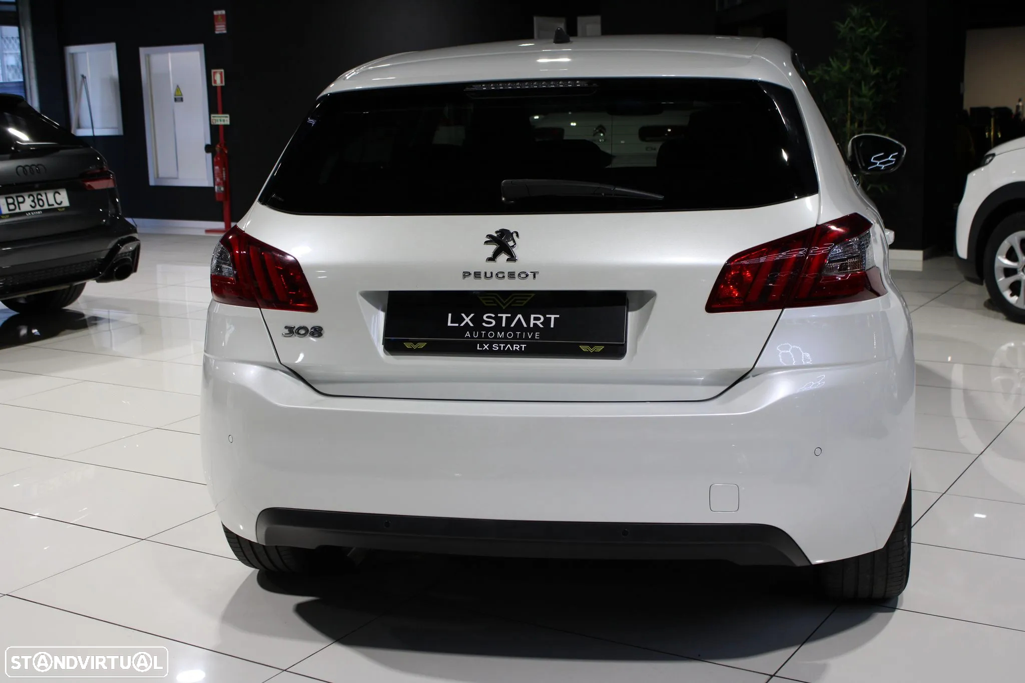 Peugeot 308 1.2 PureTech Allure EAT8 - 4