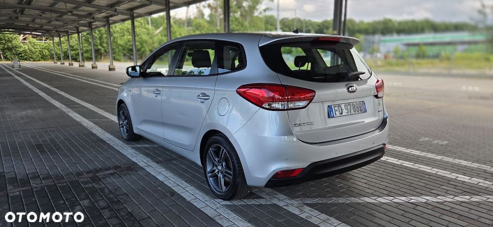 Kia Carens 1.7 CRDi 115 Dream Team Edition - 5
