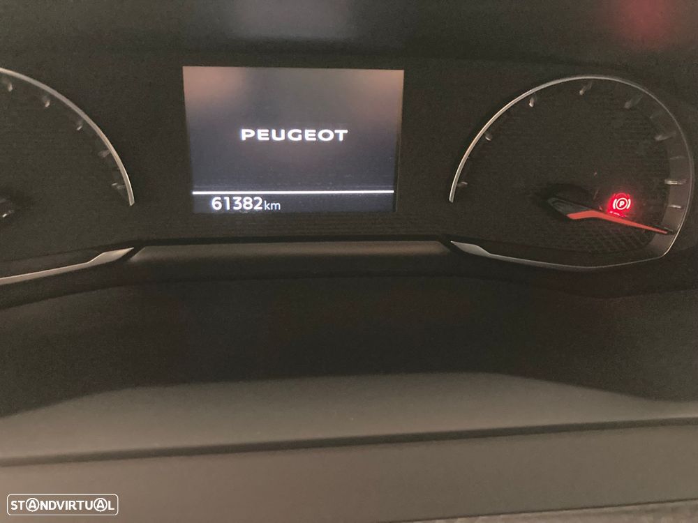 Peugeot 2008 1.2 PureTech Allure EAT8 - 7