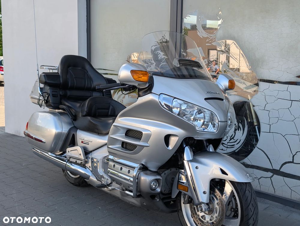 Honda GL - 16