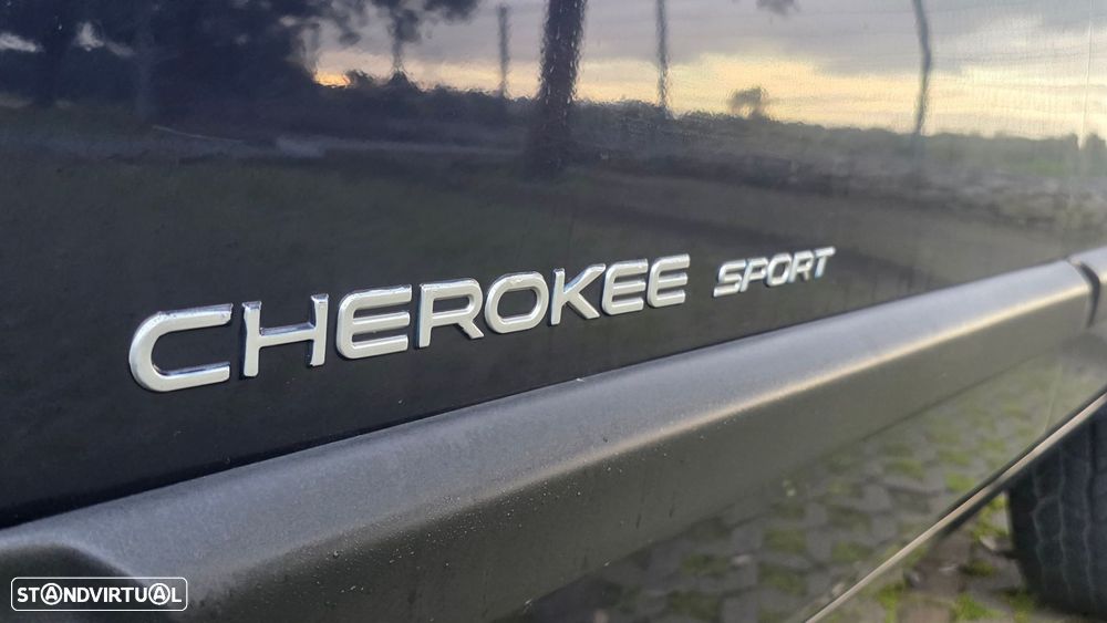 Jeep Cherokee 2.5 TD Sport Oficial - 35
