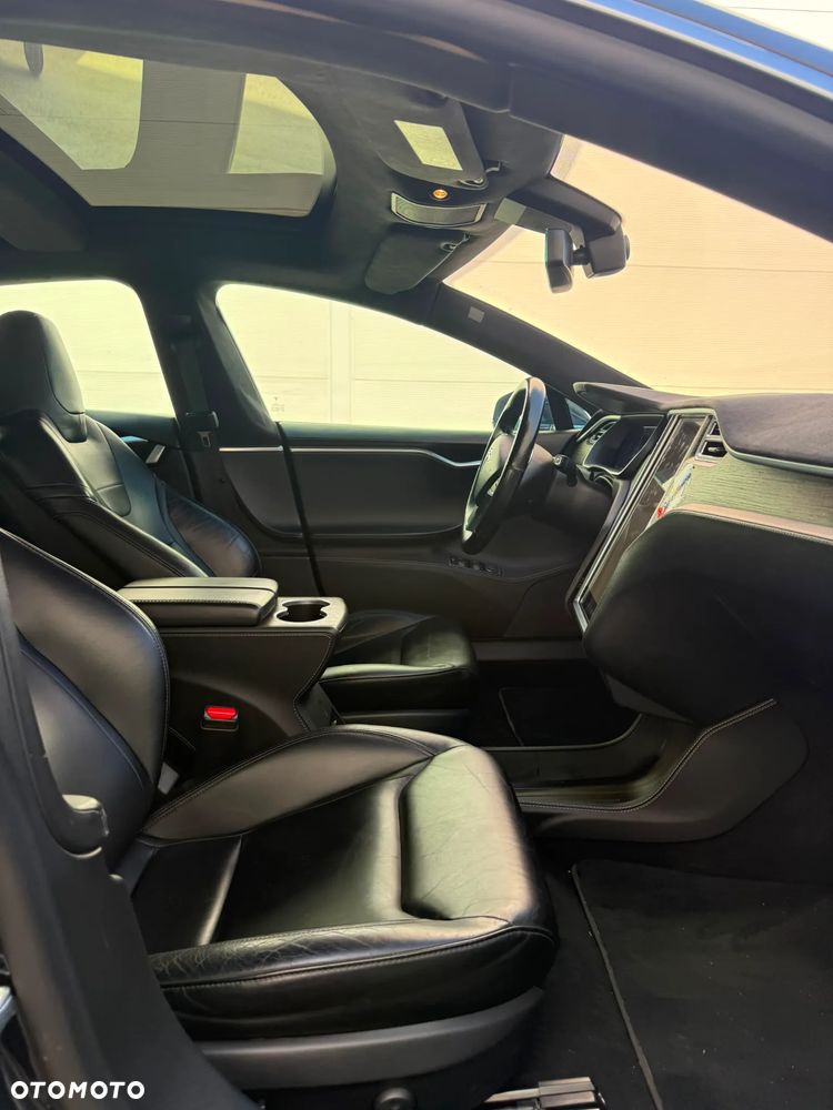 Tesla Model S Performance - 19