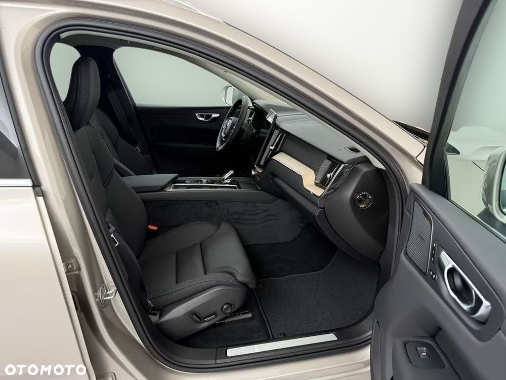 Volvo XC 60 T6 Plug-In Hybrid AWD Plus Bright - 21