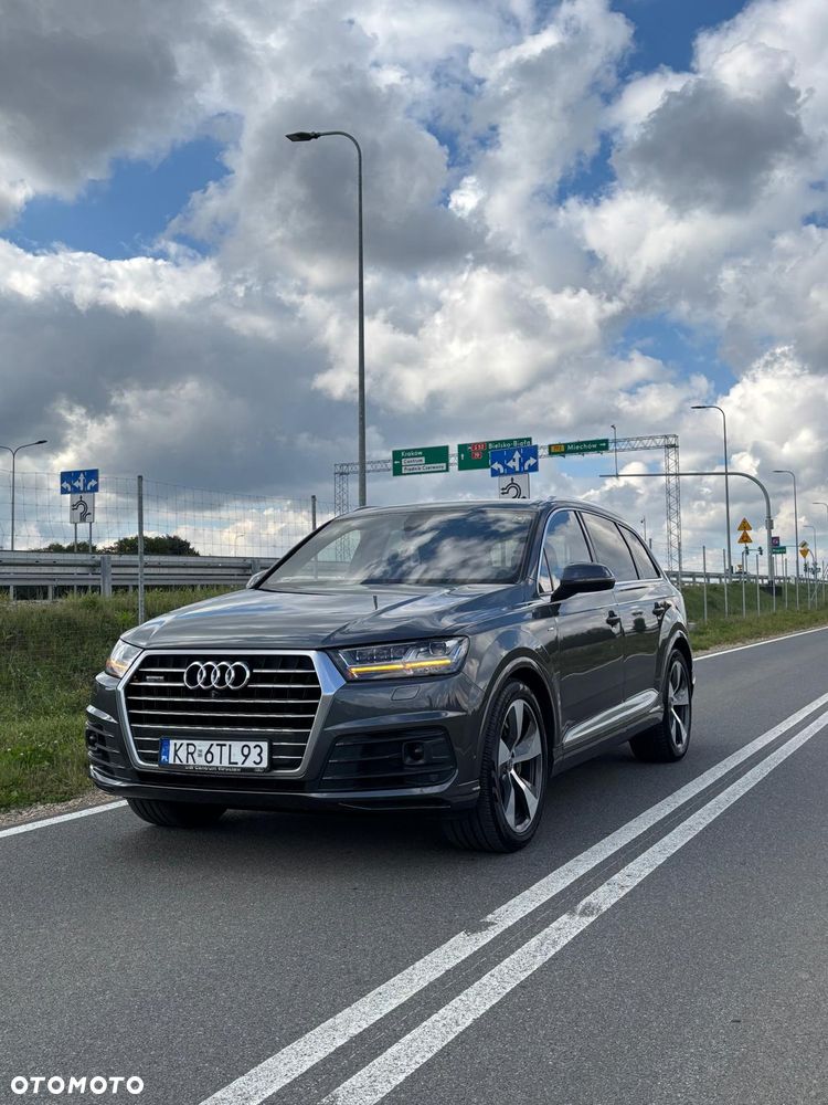 Audi Q7 - 1