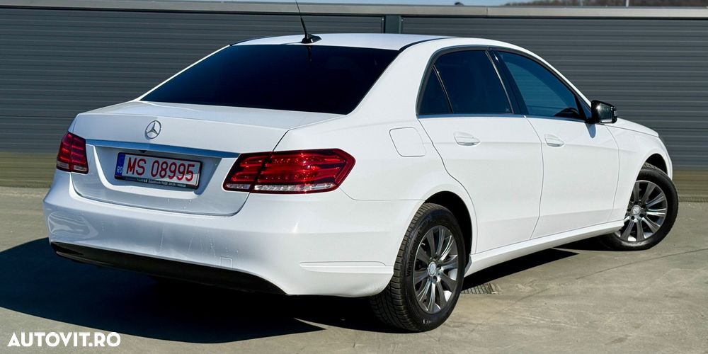Mercedes-Benz E 220 BlueTEC 9G-TRONIC Avantgarde - 4