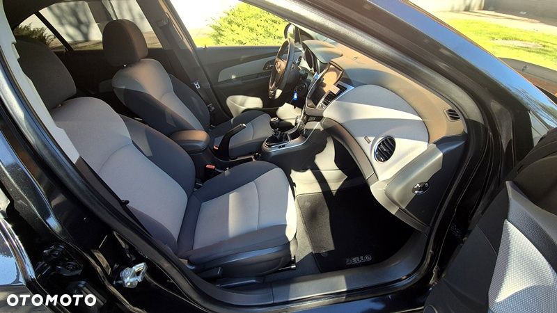 Chevrolet Cruze 1.6 - 32