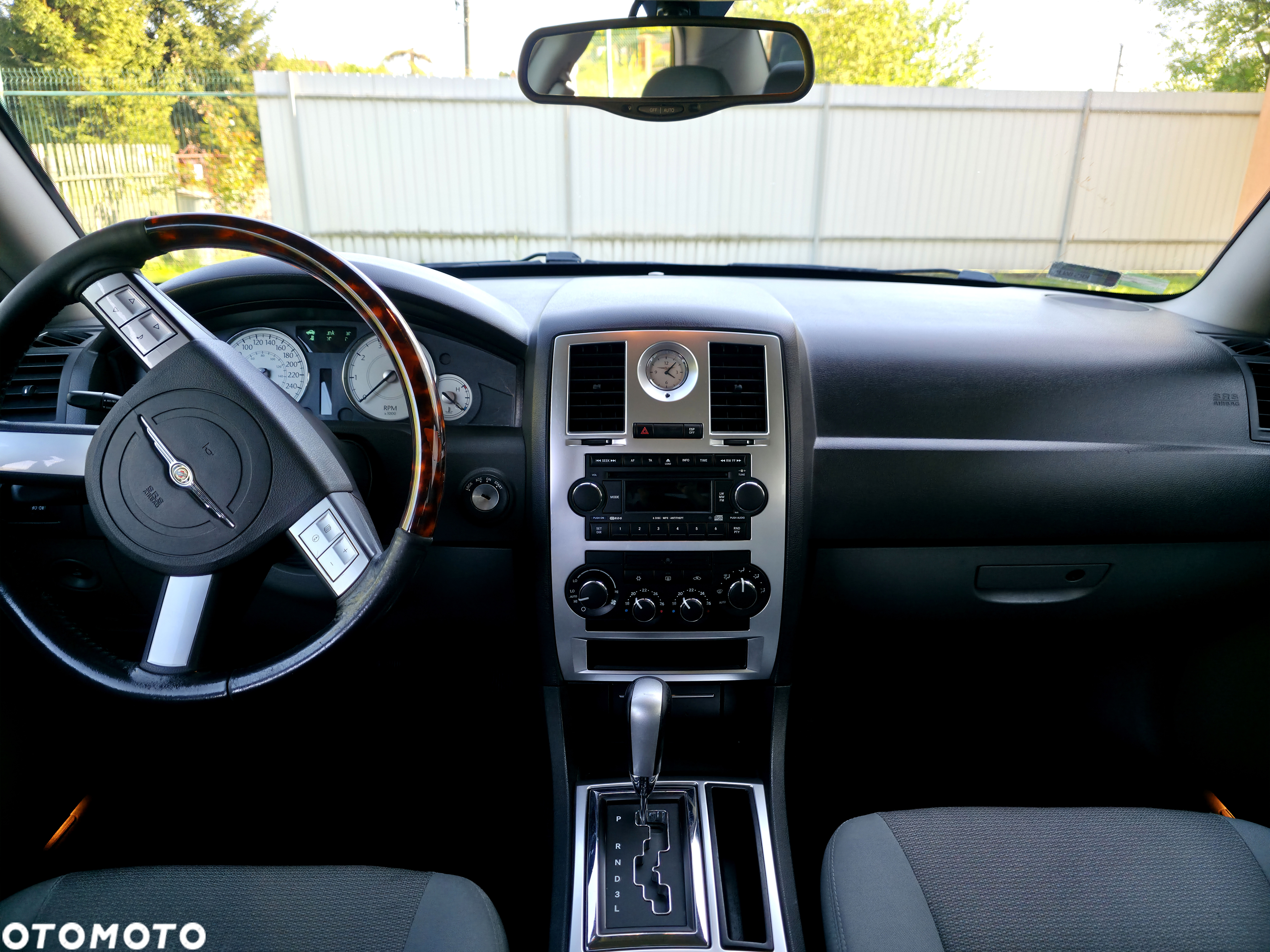 Chrysler 300C 2.7 V6 - 12