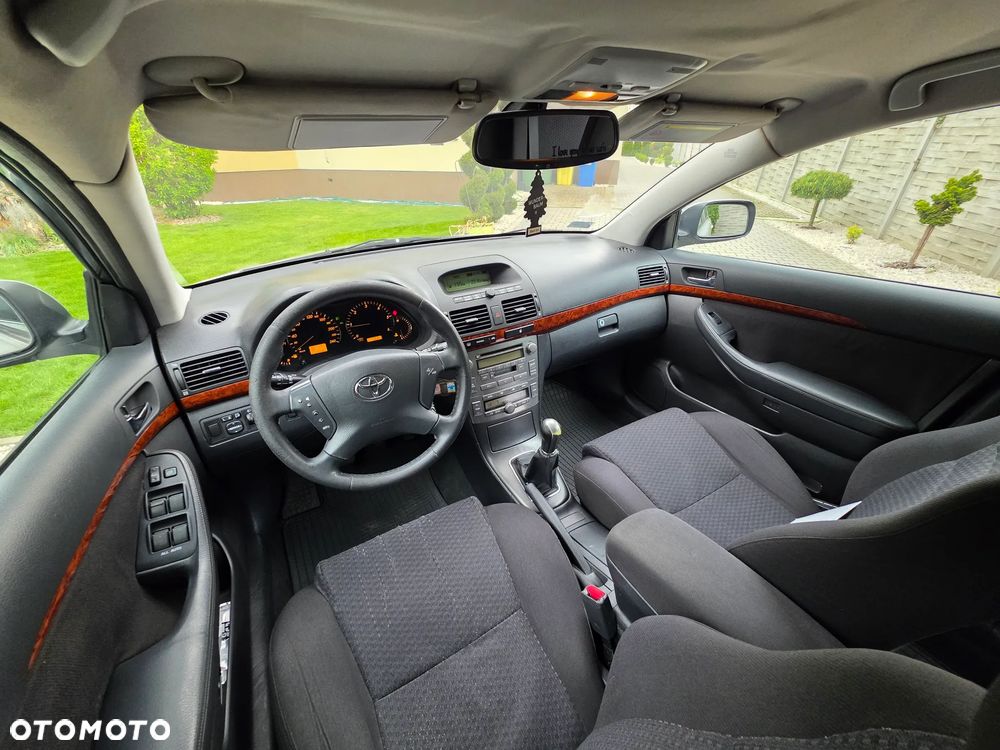 Toyota Avensis 2.0 D-4D Sol - 9