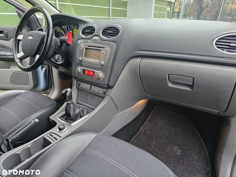 Ford Focus 1.6 16V Titanium - 25