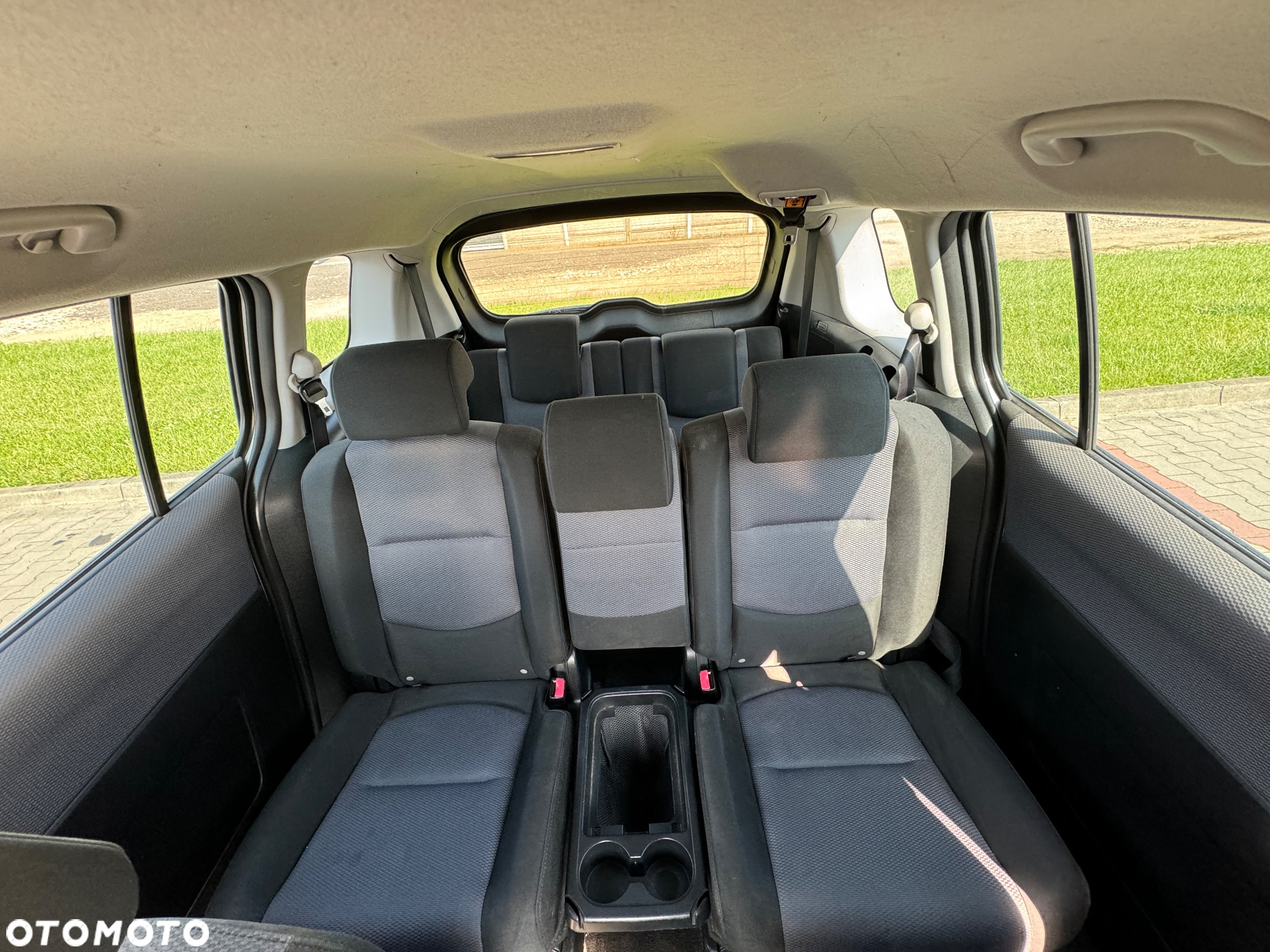Mazda 5 - 11