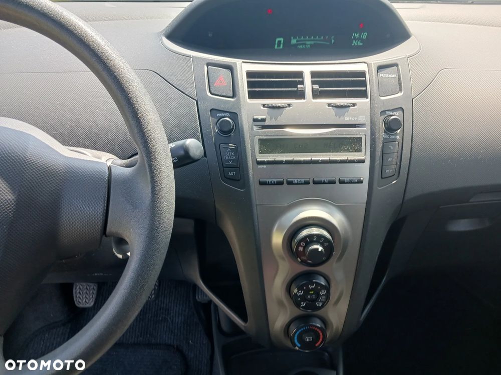 Toyota Yaris 1.0 Terra A/C - 7