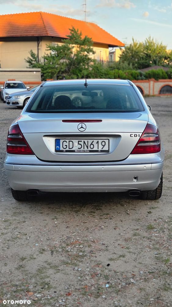 Mercedes-Benz Klasa E - 9