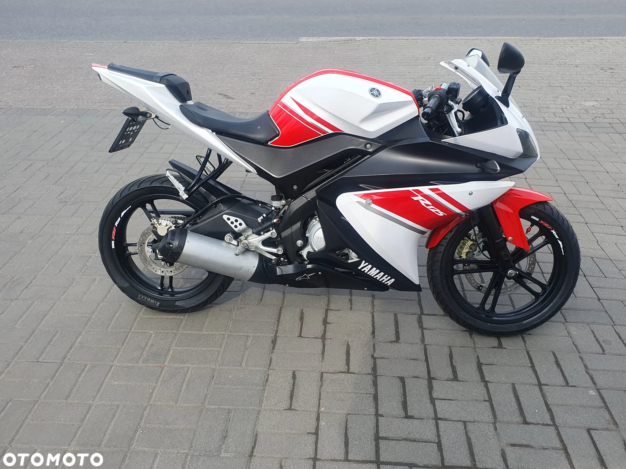 Yamaha YZF - 11