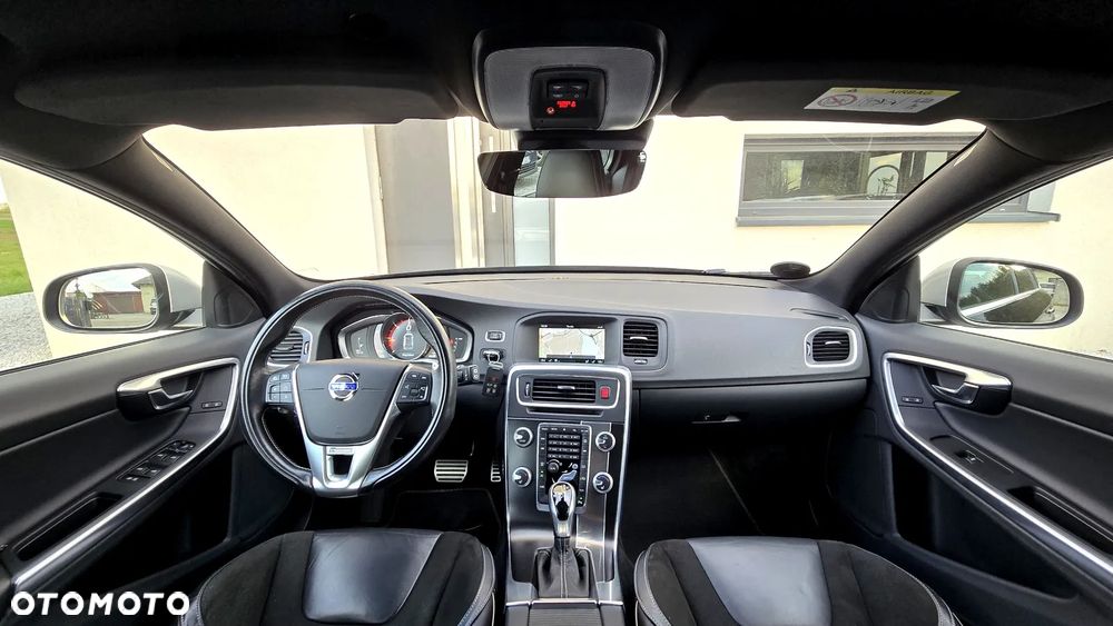 Volvo V60 D4 Geartronic RDesign - 22