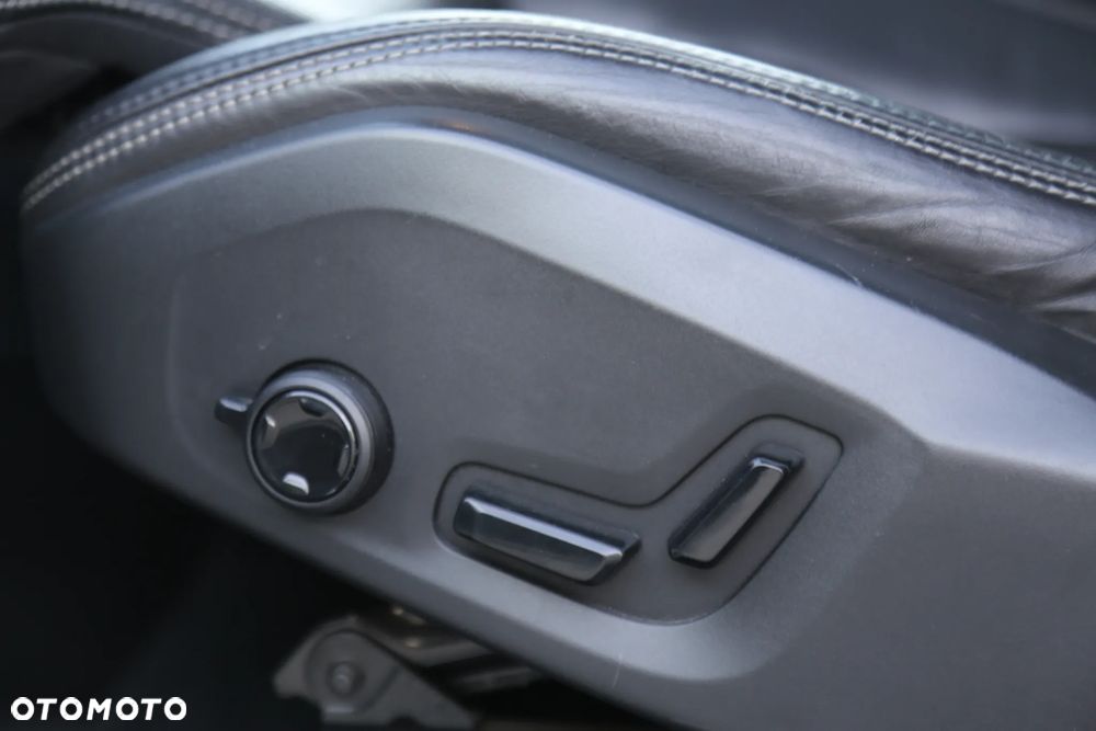 Volvo XC 90 D5 AWD Inscription 7os - 33