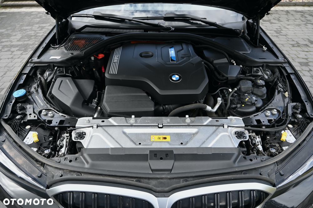 BMW Seria 3 320e Sport Line - 37