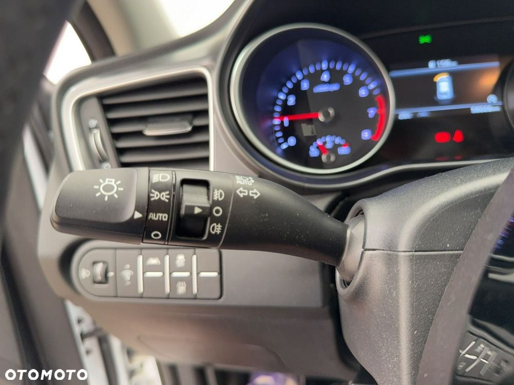 Kia Ceed - 25