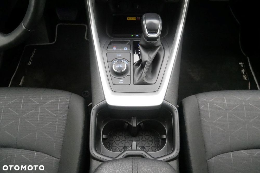 Toyota RAV4 - 11