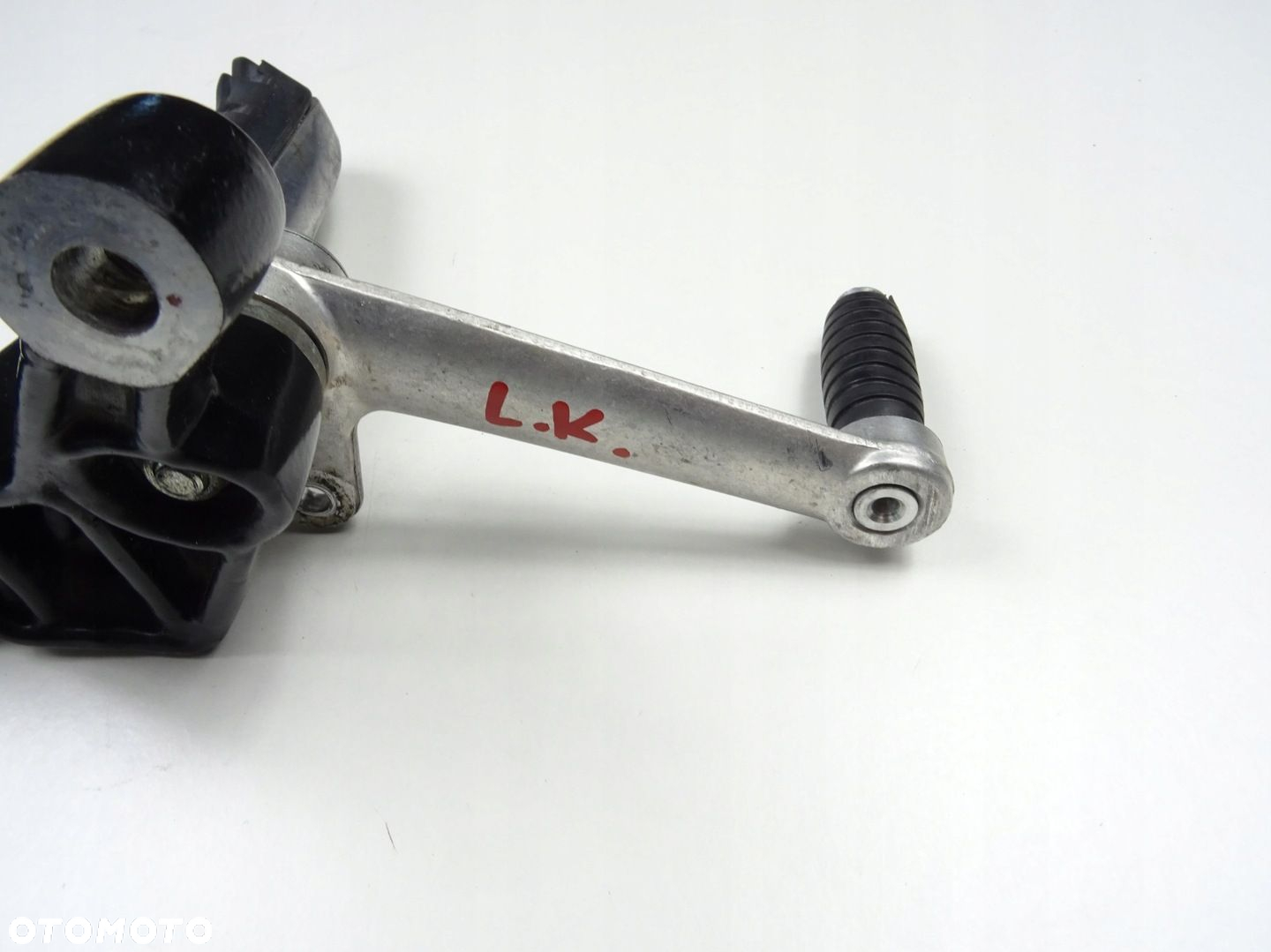 APRILIA TUONO 125 RS4 125 SET PONÓŻEK LEWY PRZÓD PRZEDNI DŹWIGNIA 23 - 11