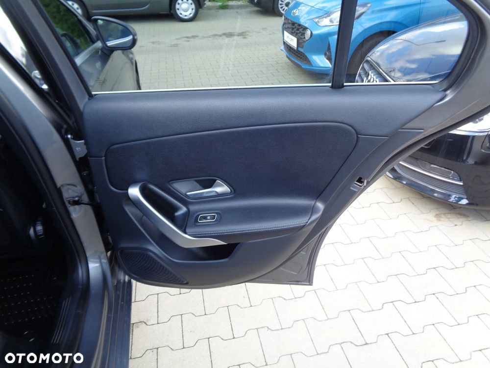 Mercedes-Benz Klasa A 200 Progressive - 16