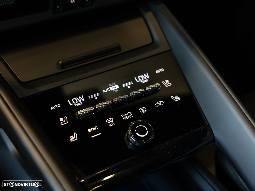 Porsche Macan Electric 4S - 29