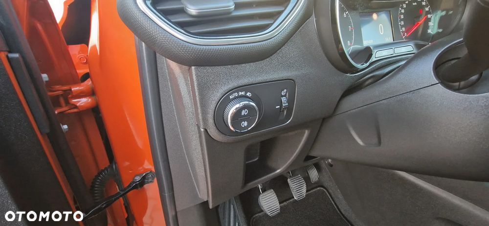 Opel Crossland X 1.2 T Design Line S&S - 21