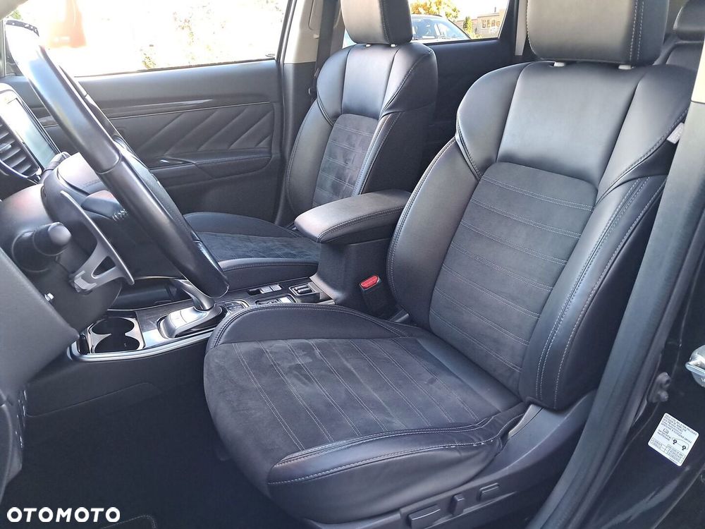 Mitsubishi Outlander - 11