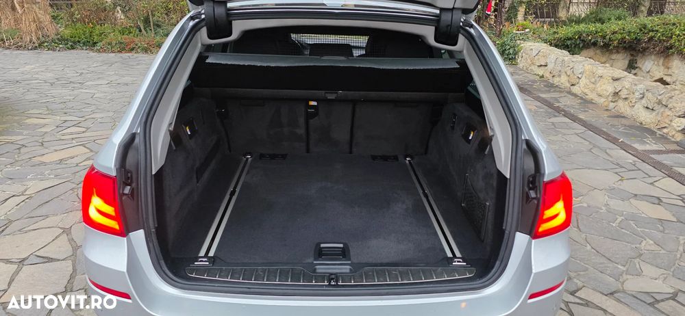 BMW Seria 5 530d xDrive Aut. Modern Line - 33