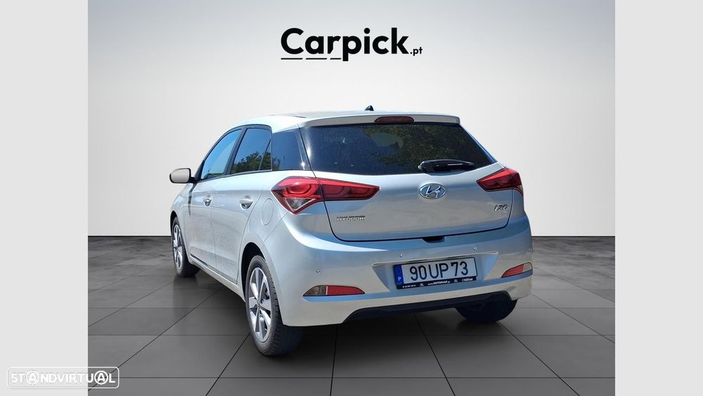 Hyundai i20 1.1 CRDi Comfort+Pack Look+JLL16 - 4