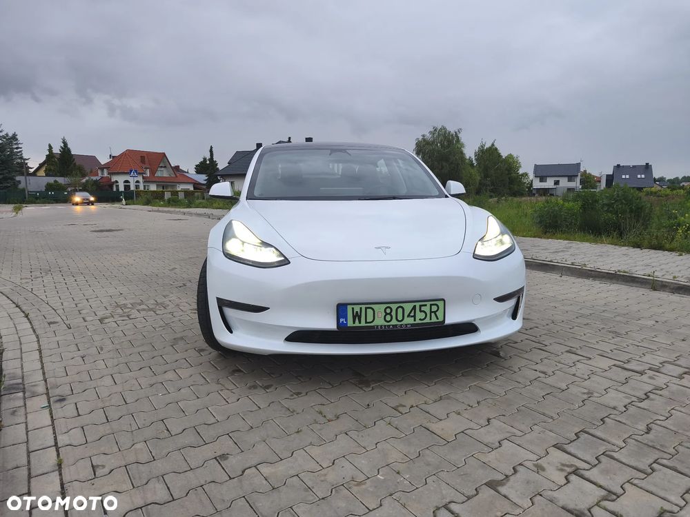 Tesla Model 3 - 16