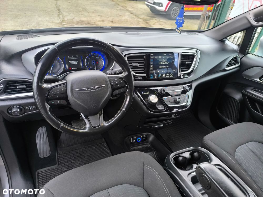 Chrysler Pacifica - 18