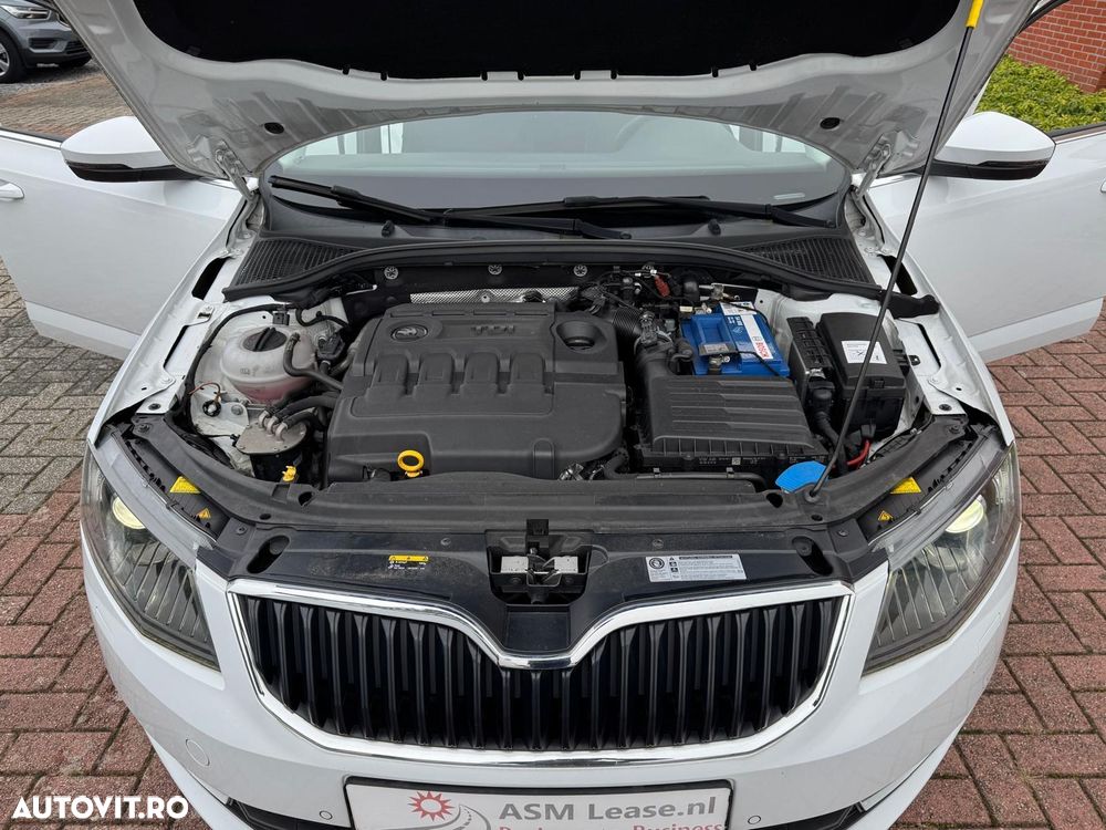 Skoda Octavia 1.6 TDI Premium Edition - 4
