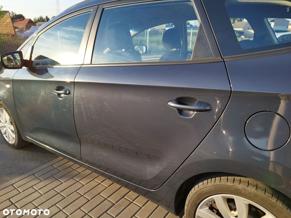 Kia Carens 1.6 GDI M - 11