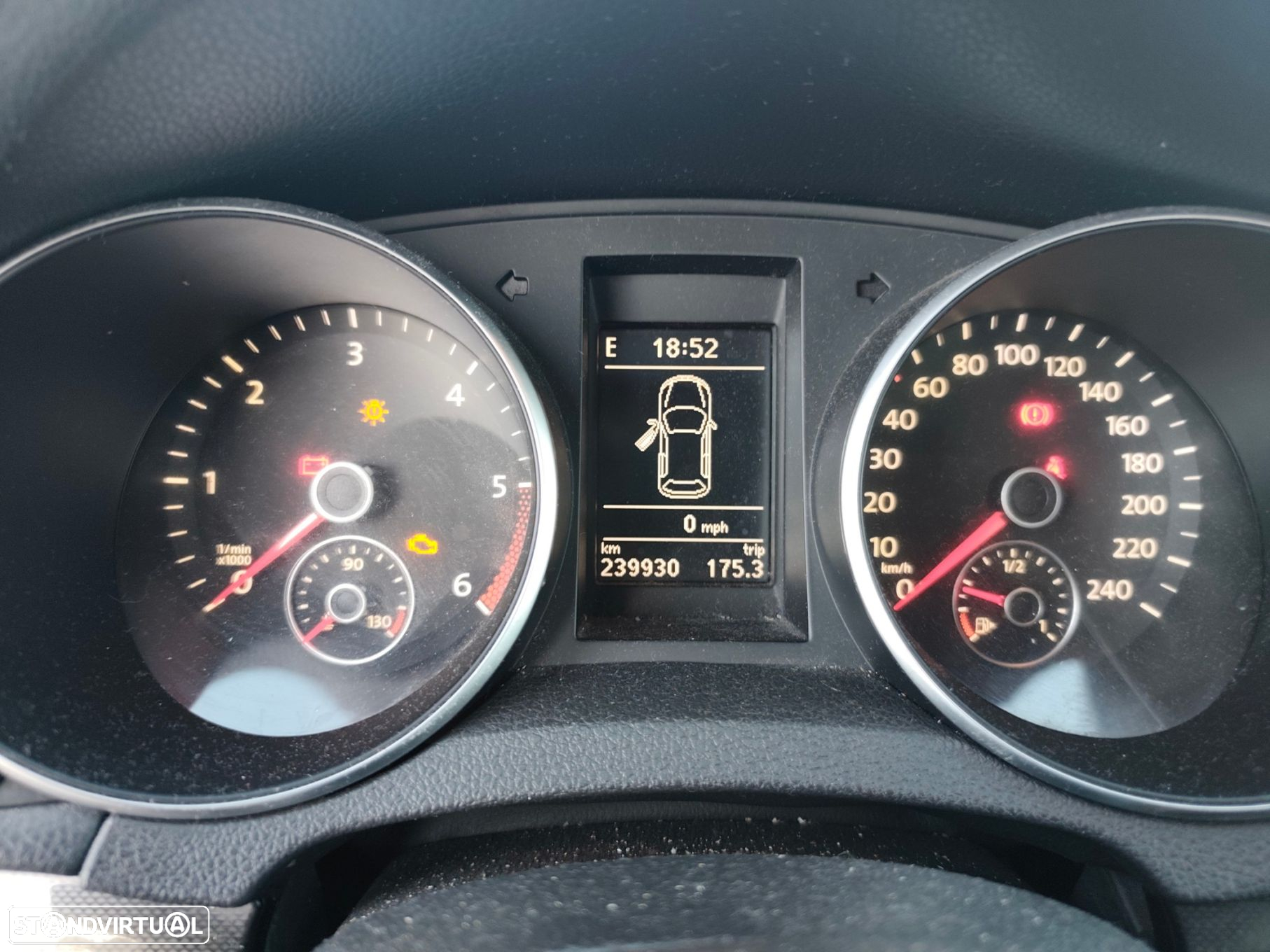 VW Golf Variant 1.6 TDi Confortline - 11