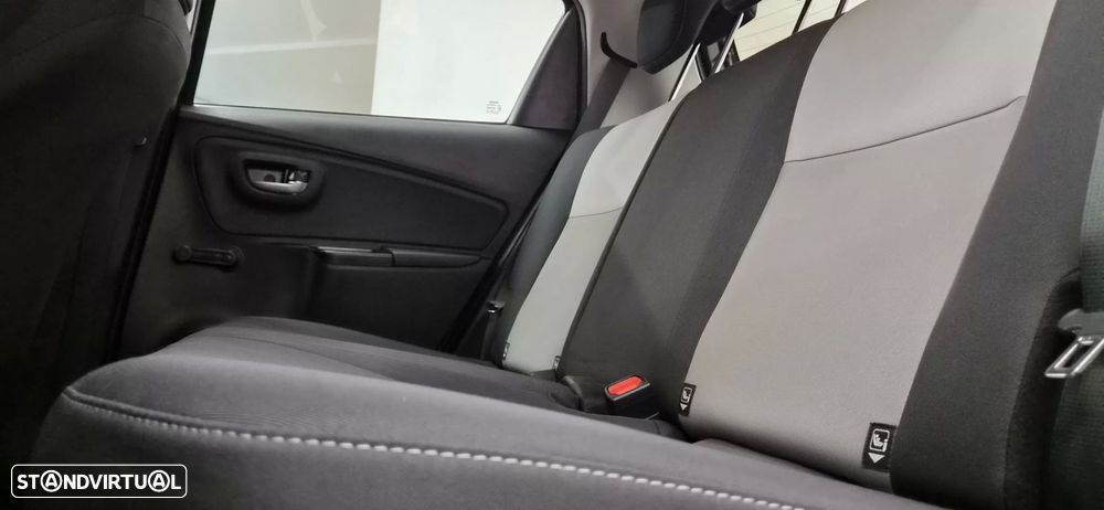 Toyota Yaris 1.5 HSD Comfort+P.Style - 28
