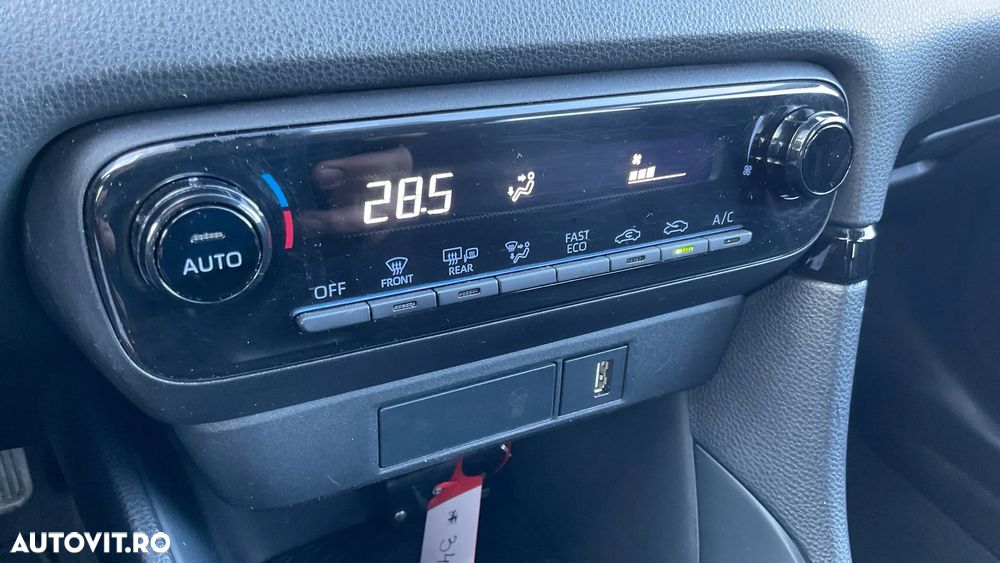 Toyota Yaris 1.5 VVT-i HSD Eco - 26