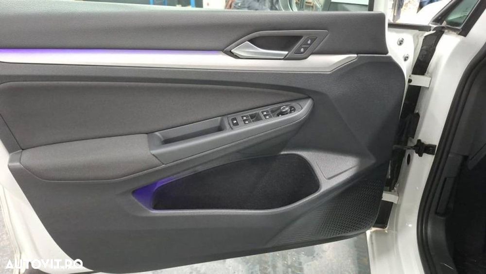 Volkswagen Golf - 10