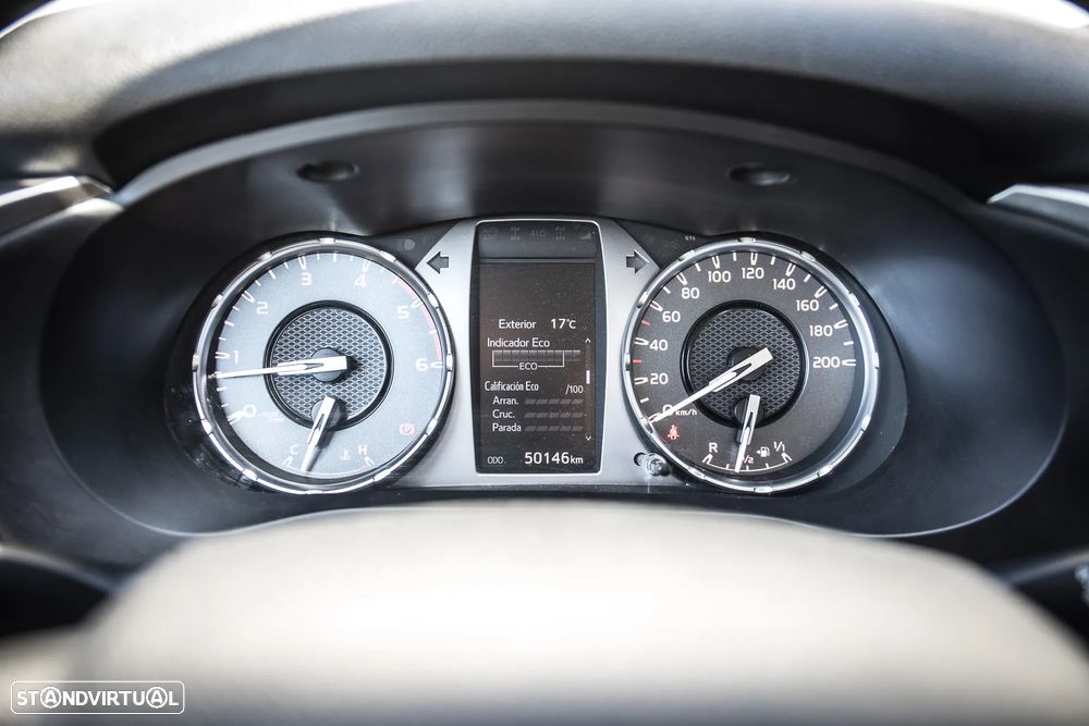 Toyota Hilux 2.4 D-4D 2WD CD CM - 16