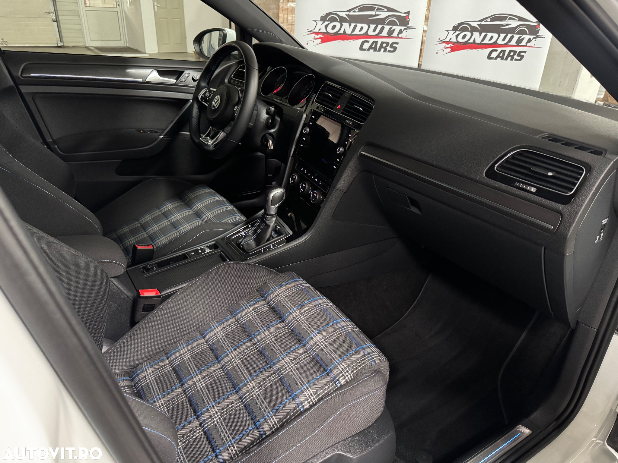 Volkswagen Golf 1.4 GTE Plug-In-Hybrid DSG - 16