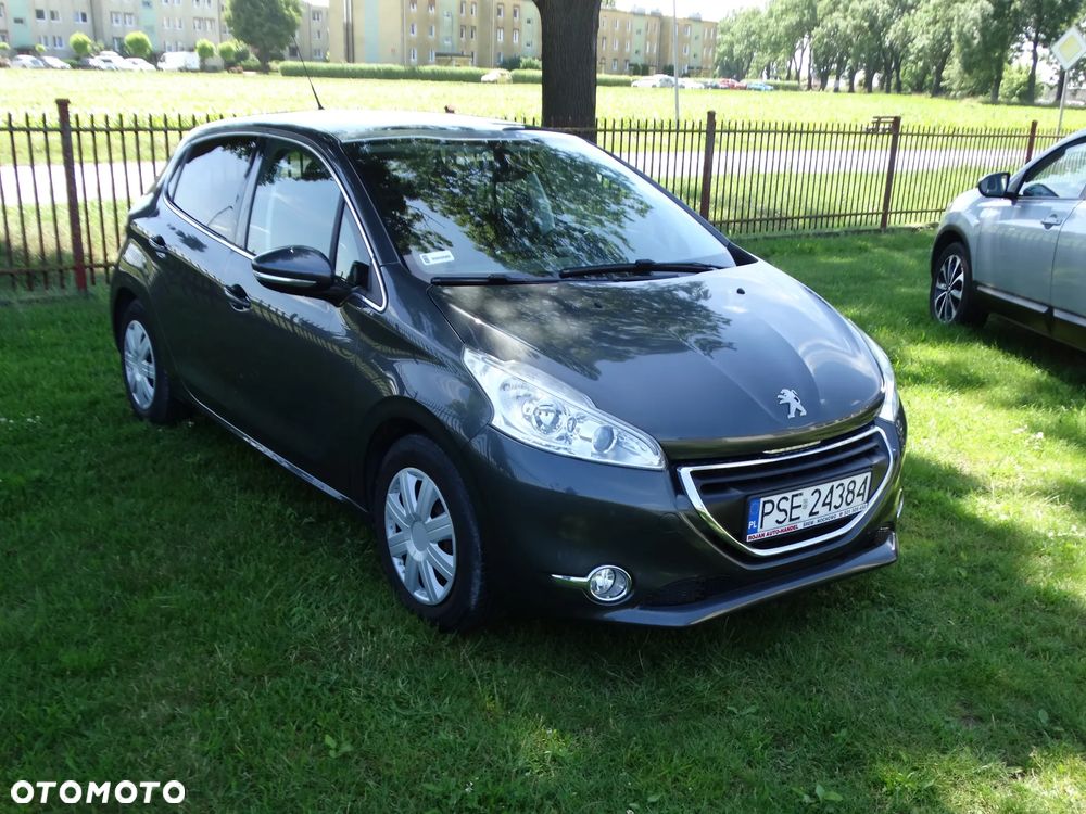 Peugeot 208 - 5