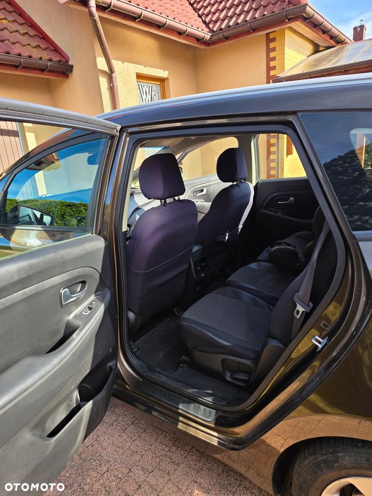 Kia Carens 1.6 GDI L - 7