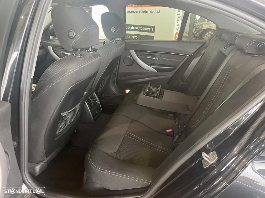 BMW 330 e iPerformance Line Sport - 33