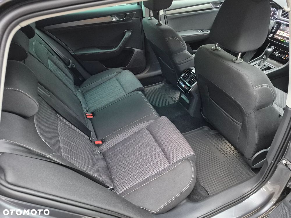 Skoda Superb 2.0 TDI DSG Style - 10