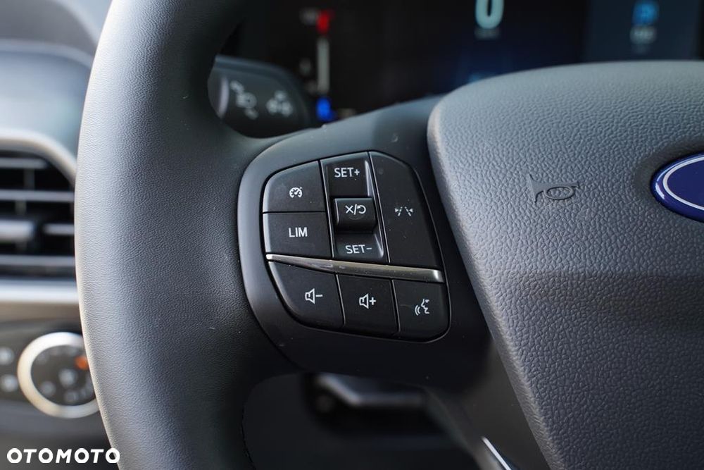 Ford Transit Courier - 15